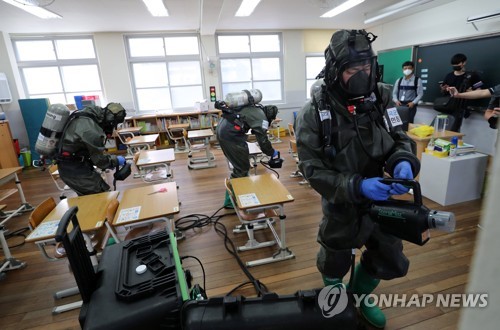 방역에 투입된 군인