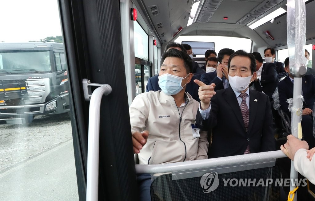 정 총리, ′텃밭′ 전북 찾아 "수소경제, 물심양면 지원"
