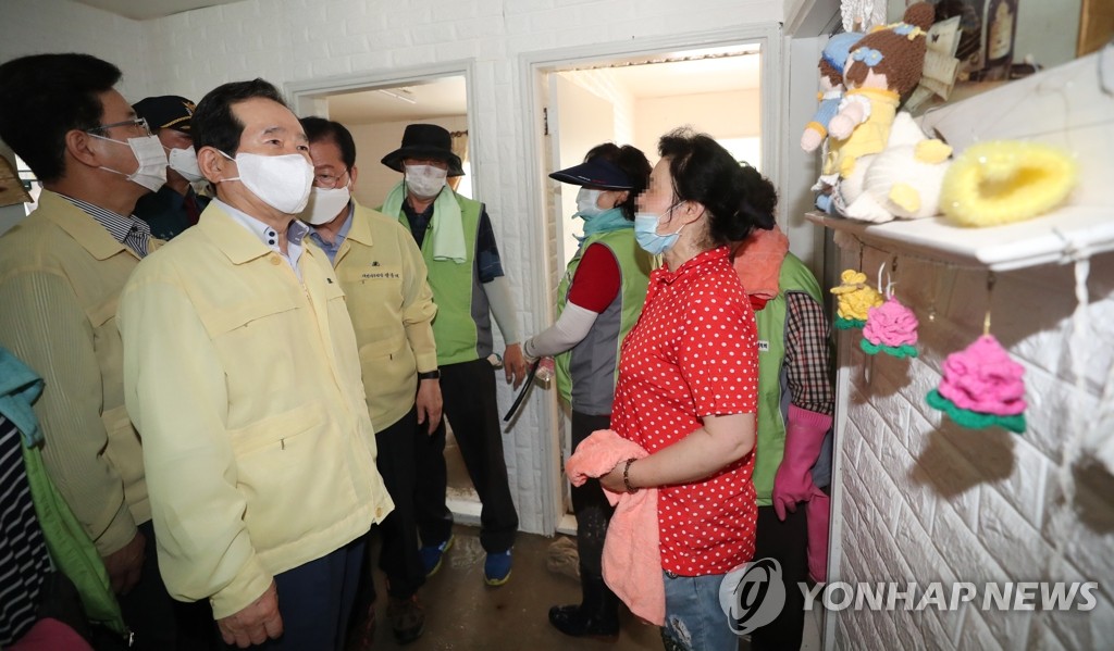 피해현장 돌아보는 정세균 총리