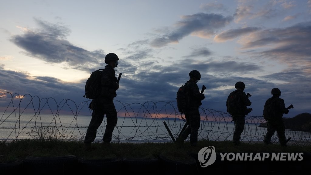 연평도 오늘도 철통경계