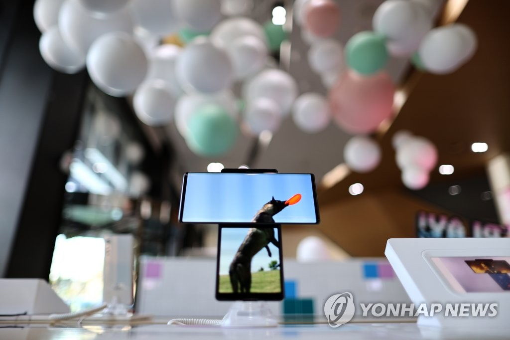 This file photo, taken Oct. 6, 2020, shows LG Electronics Inc.'s dual-screen smartphone, the Wing. (Yonhap)