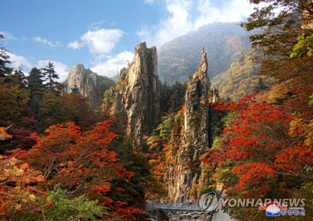 금강산 만물상 절경 내려다보이는 천선대