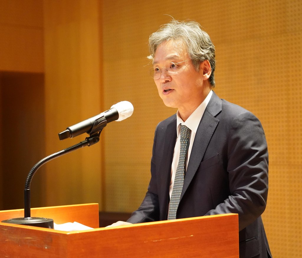 New chief of gov't aid body New chief of gov't aid body