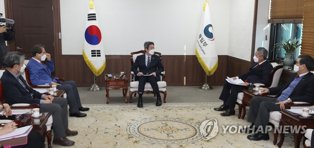 '남북 인도협력 방안 논의중'