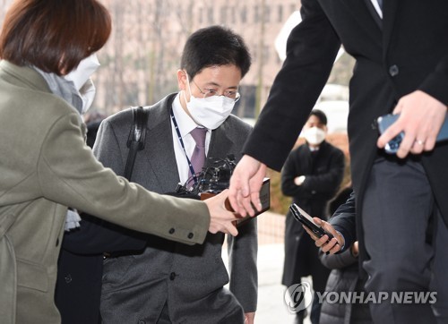 손준성 대검 수사정보정책관 법무부 도착