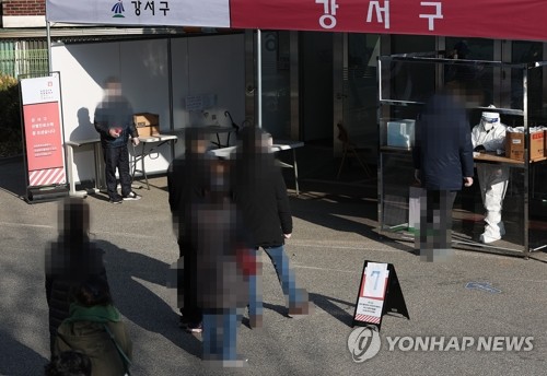 코로나 신규확진 950명…국내 유행 후 최다