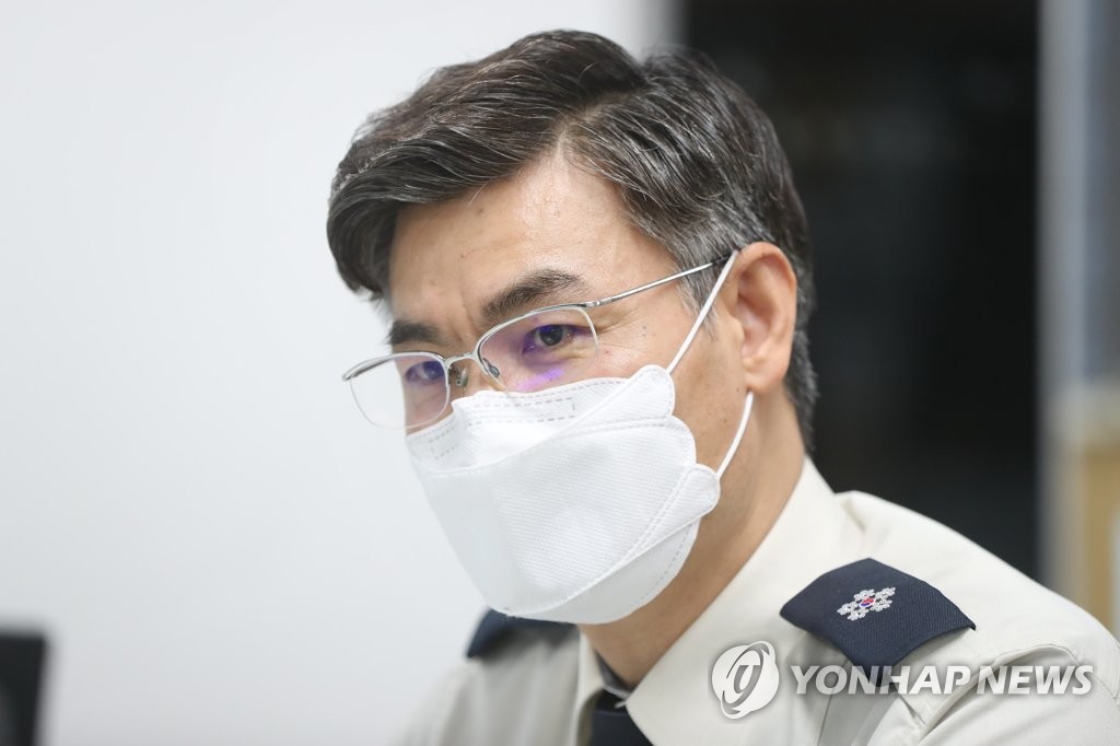 인터뷰하는 임원섭 경기도북부소방재난본부장
