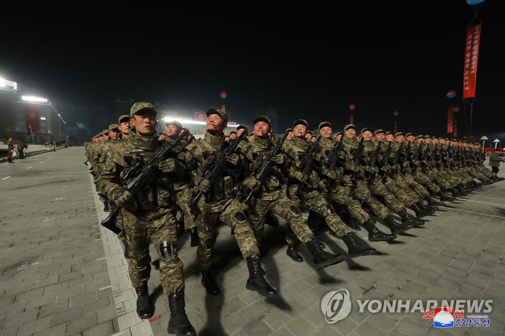 북한 '당대회 기념 열병식' 개최