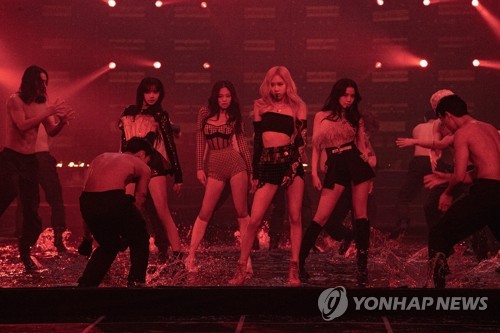 El primer álbum LP de BLACKPINK vuelve a subir en el listado 'Billboard 200' después de su concierto en línea