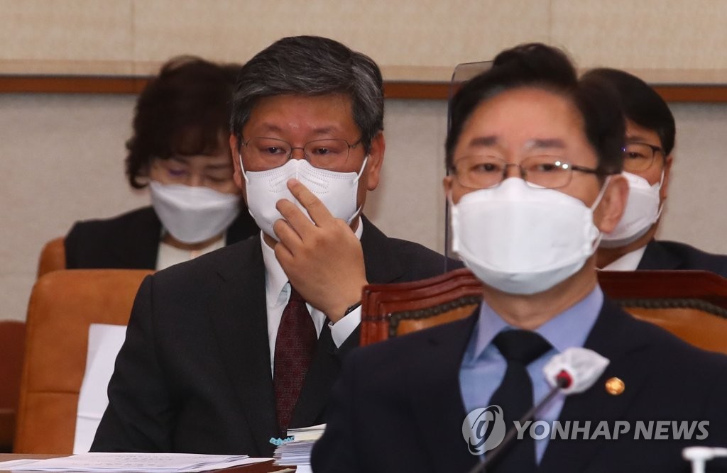 법사위 출석한 박범계 장관, 이용구 차관