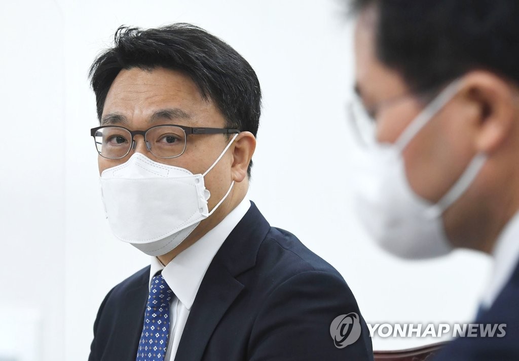 발언하는 김진욱 공수처장