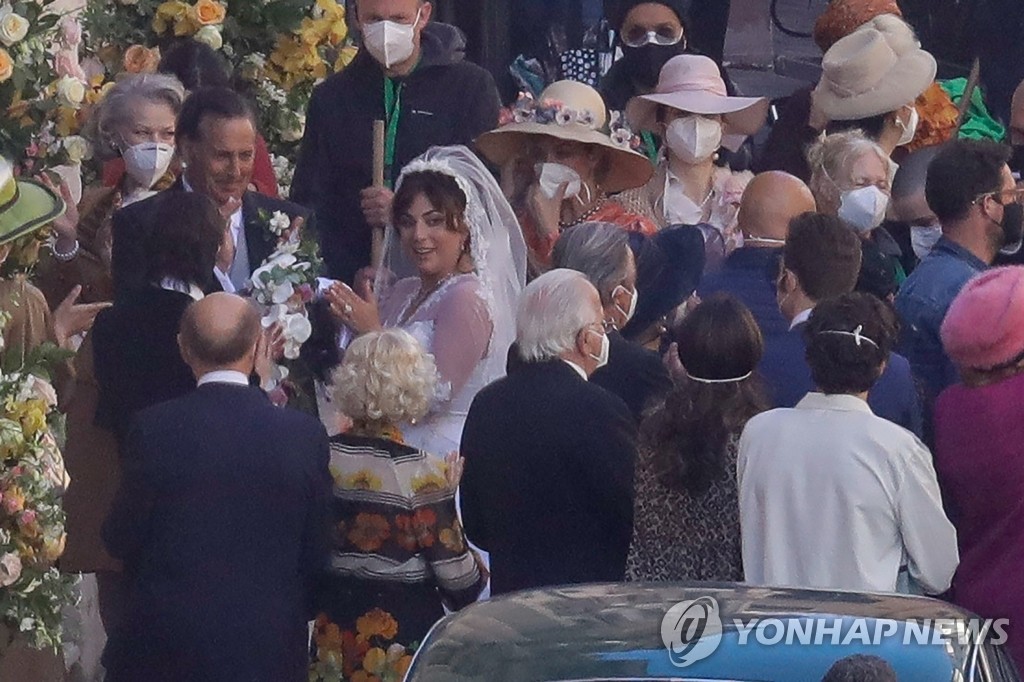영화 '구찌' 로마 촬영 현장서 연기하는 레이디 가가
