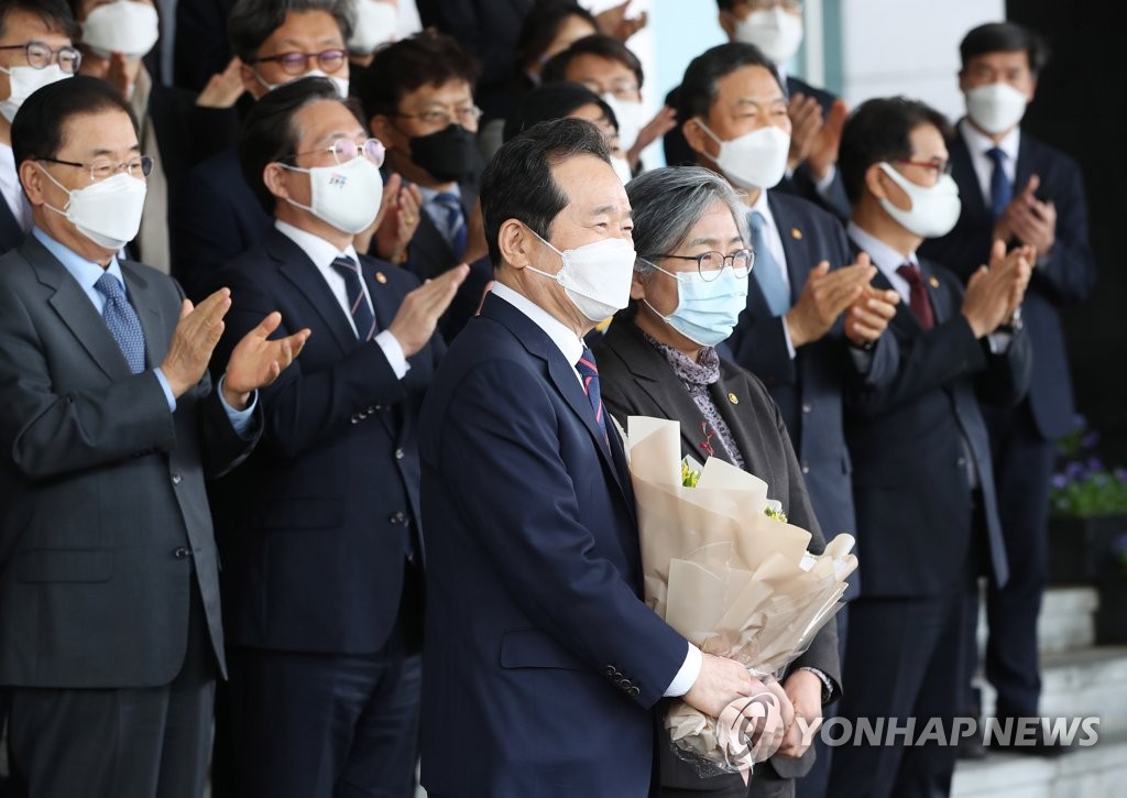 丁世均氏が首相退任 丁世均氏が首相退任