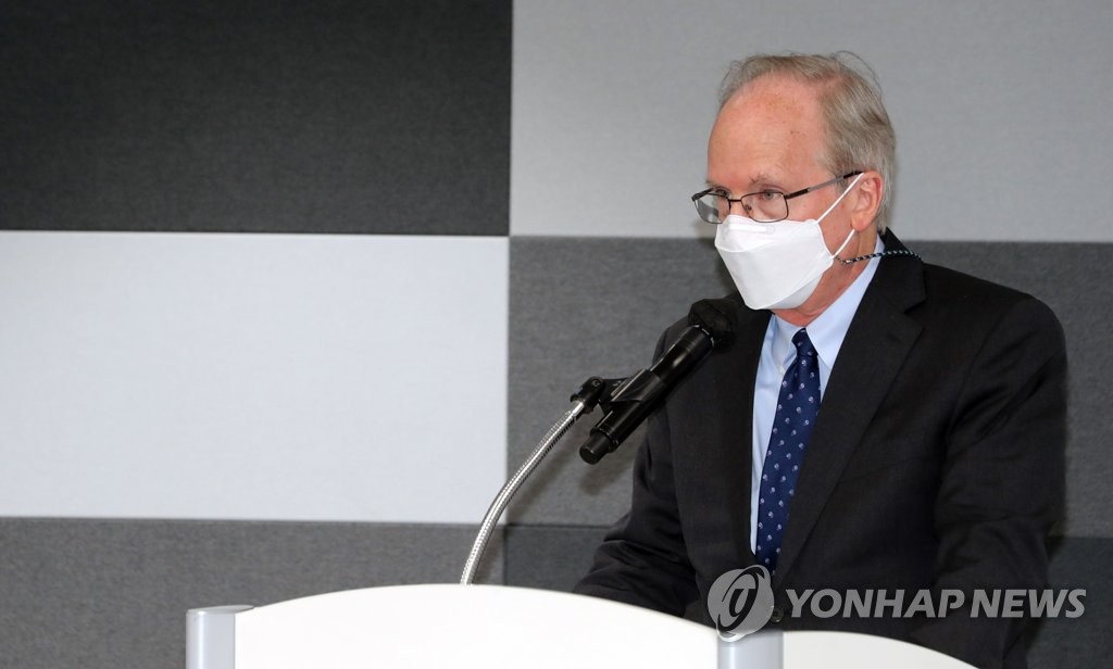 환영사하는 로버트 랩슨 주한 미국 대리 대사