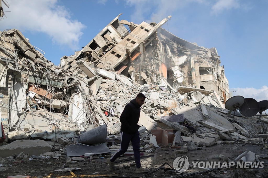 이스라엘군 공습으로 파괴된 팔레스타인 가자지구 건물