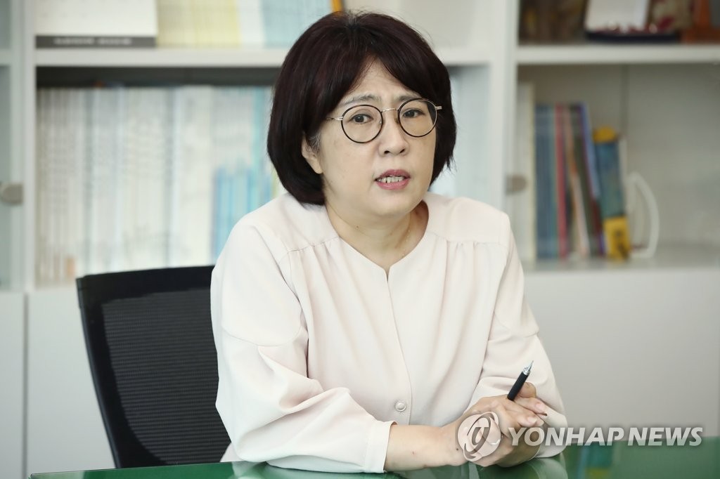 인터뷰하는 이수연 홀트아동복지회 신임 회장