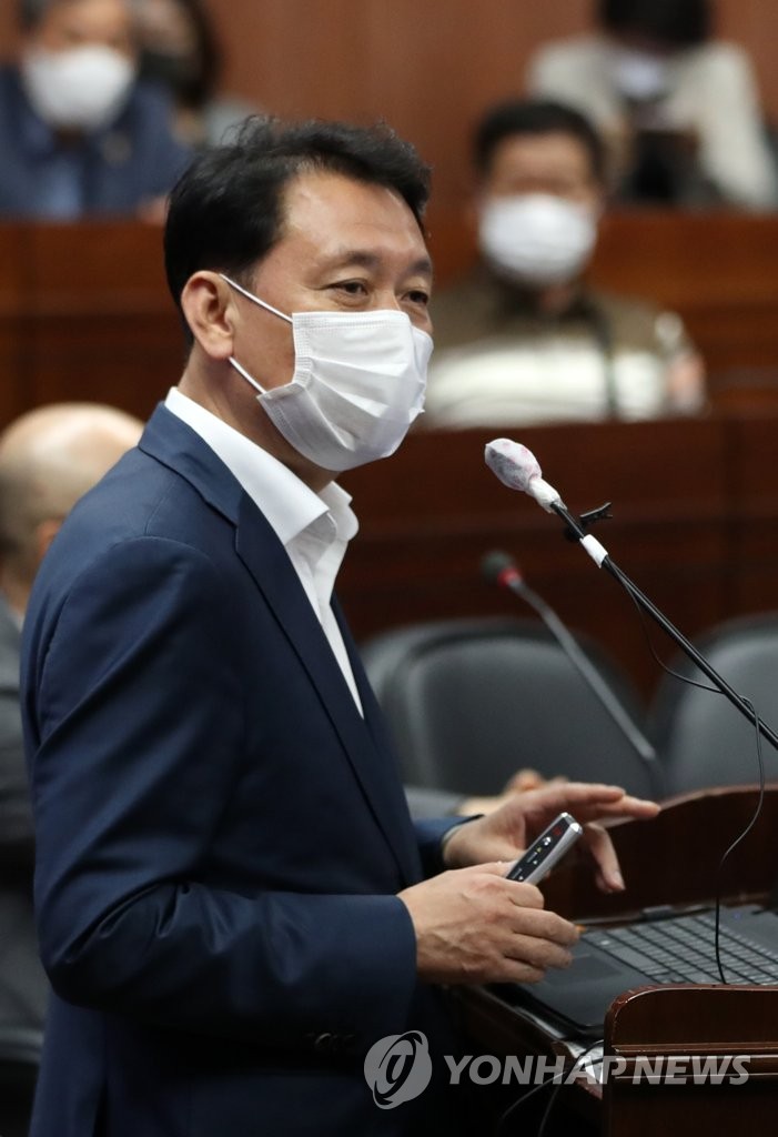 Presidential contender of ruling bloc Presidential contender of ruling bloc