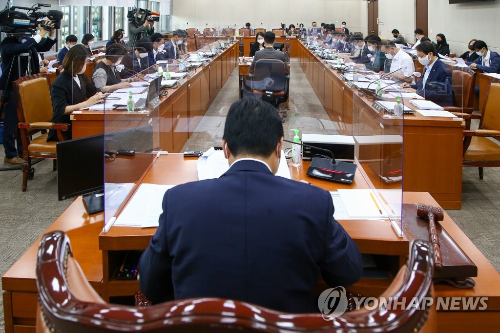 수술실 CCTV설치 논의하는 국회 보건복지위원회