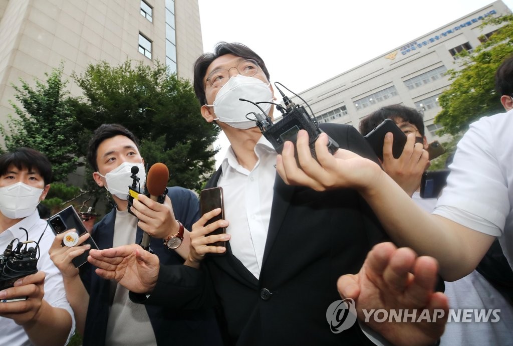 조사 마친 이동훈 전 논설위원