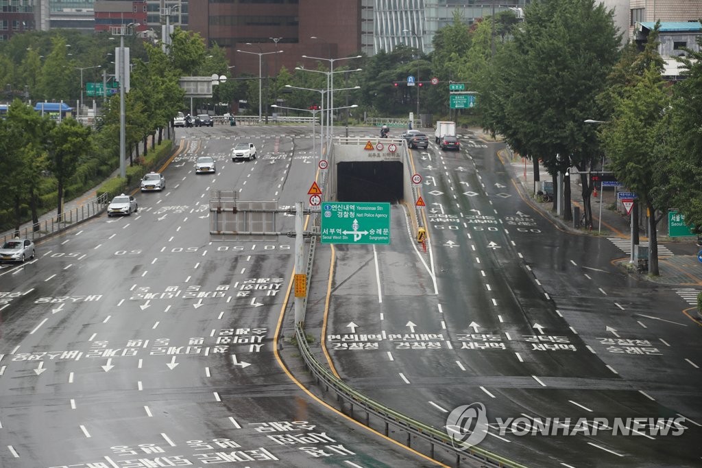 都心の道路ガラガラ 都心の道路ガラガラ