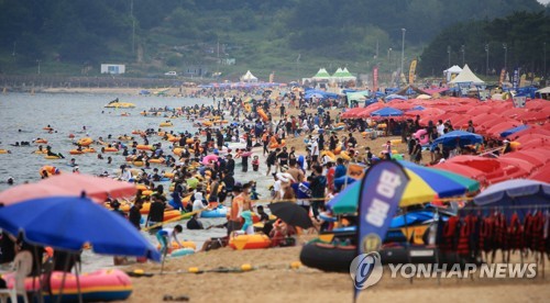 휴가철 강원 동해안 북적…전국 피서지 대체로 한산