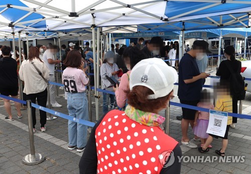 이어지는 코로나19 검사
