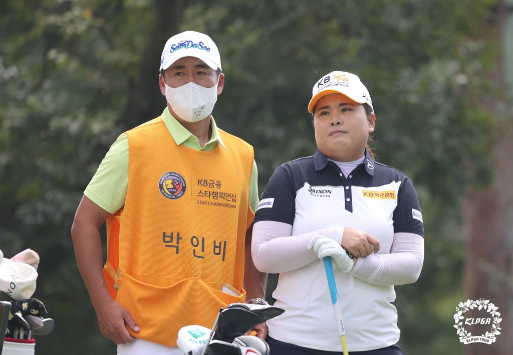 고심하는 박인비