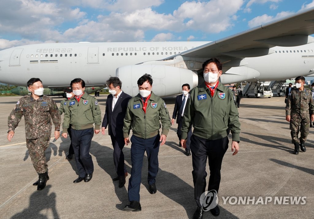 '미라클작전' 공군5비 방문한 민주당 지도부