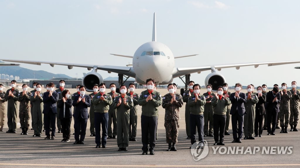 Ruling party's chief visits Air Force unit Ruling party's chief visits Air Force unit