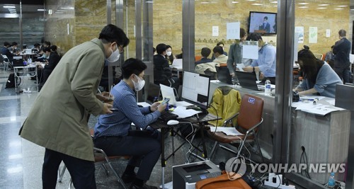 자료준비로 바쁜 국회 국정감사장 외부