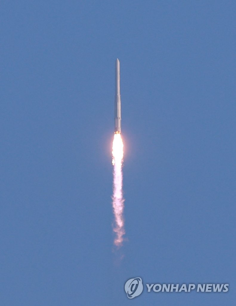宇宙に向かって上昇する「ヌリ」 宇宙に向かって上昇する「ヌリ」