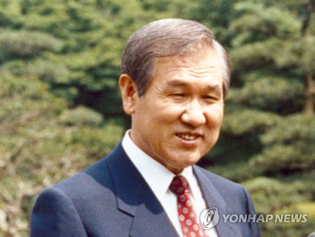 This undated file photo shows former President Roh Tae-woo, who died on Oct. 26, 2021, at the age of 88. Roh, who served as president from 1988-93, was recently admitted to a hospital after his health deteriorated but failed to recover, his aides said. (Yonhap)