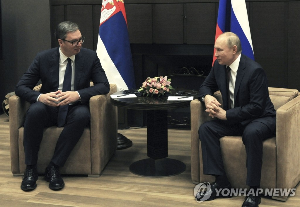 세르비아 대통령과 회담하는 푸틴 러시아 대통령