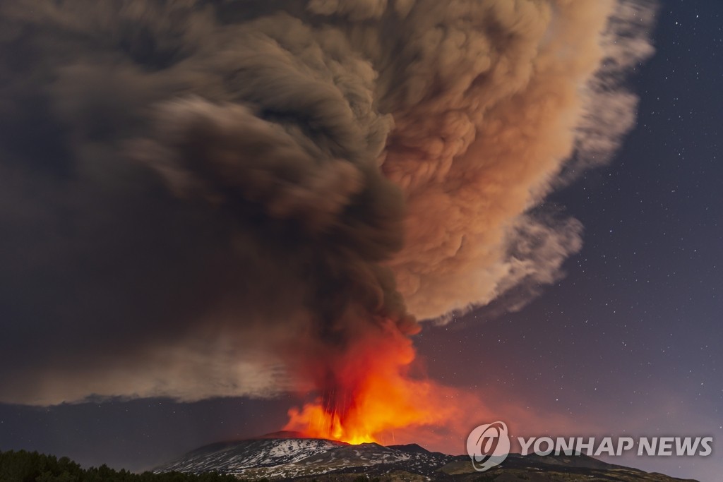 분화 재개한 이탈리아 에트나 화산