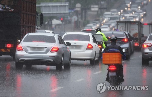 세차게 내리는 장맛비