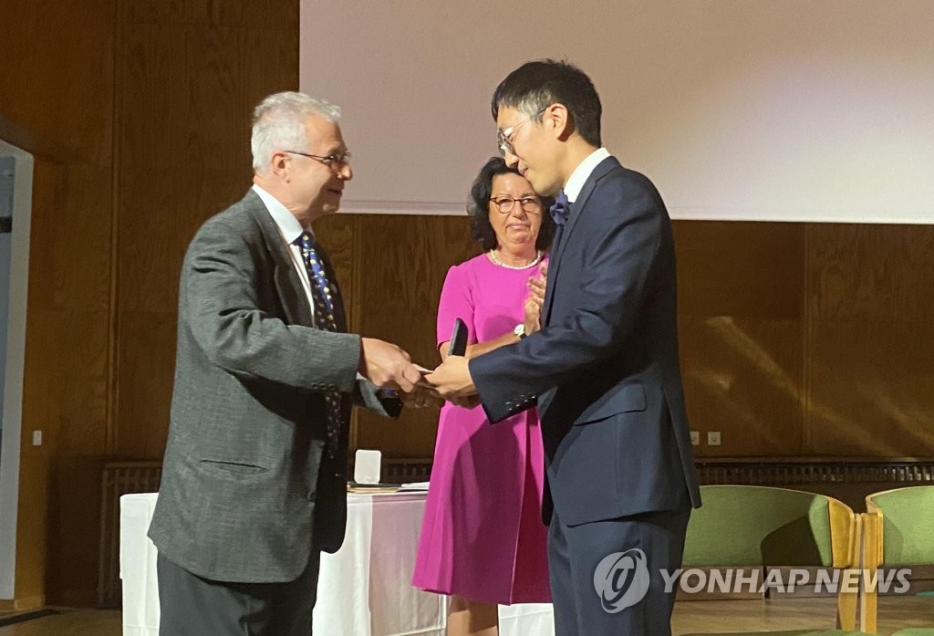 韓国系数学者初の快挙 フィールズ賞受賞 韓国系数学者初の快挙 フィールズ賞受賞