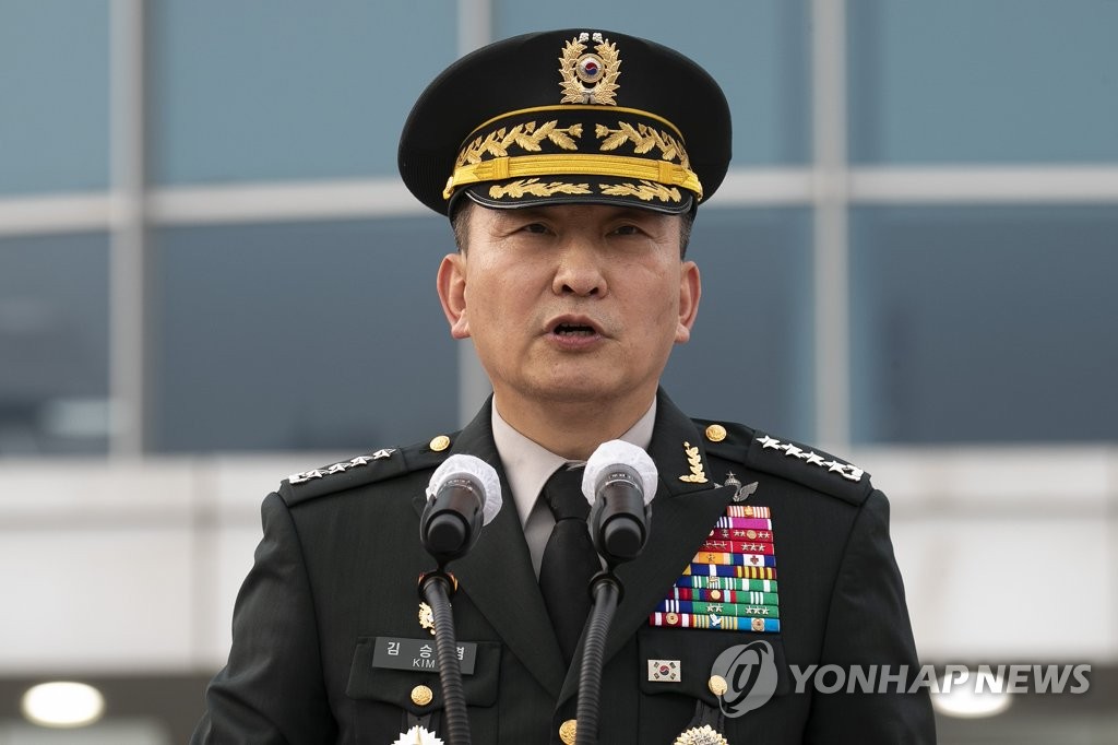 New Joint Chiefs of Staff Chairman Kim Seung-kyum speaks during his inauguration ceremony at the JCS headquarters in Seoul on July 5, 2022. (Pool photo) (Yonhap)