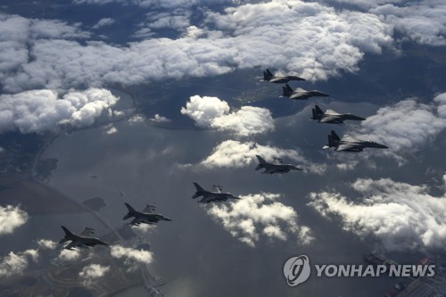 한미 연합 공격편대군 비행