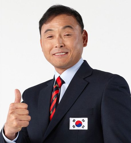 2022 대한민국 스포츠영웅에 국민 마라토너 이봉주 선정