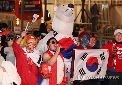 북극곰도 '대~한민국!'