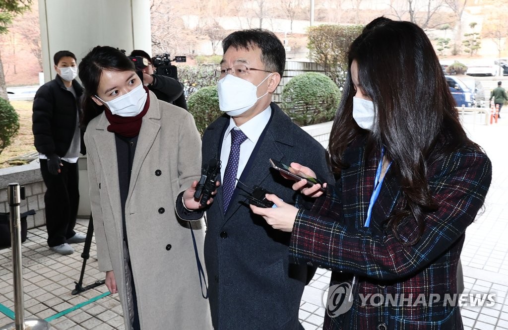 법정 향하는 김만배