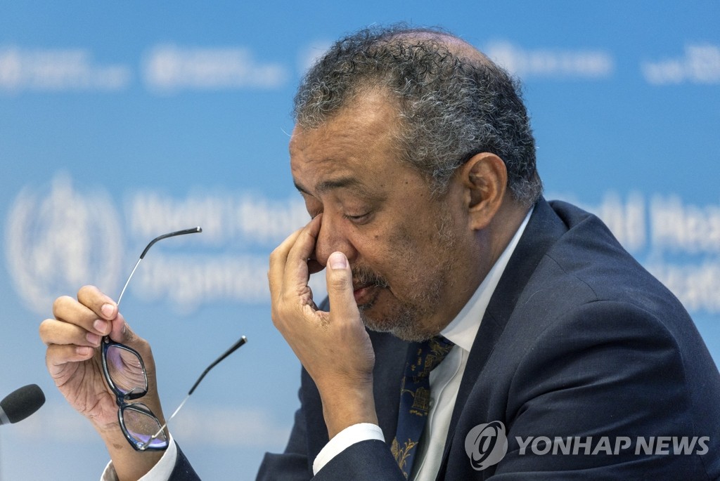 언론 브리핑에 참가한 테워드로스 WHO 사무총장