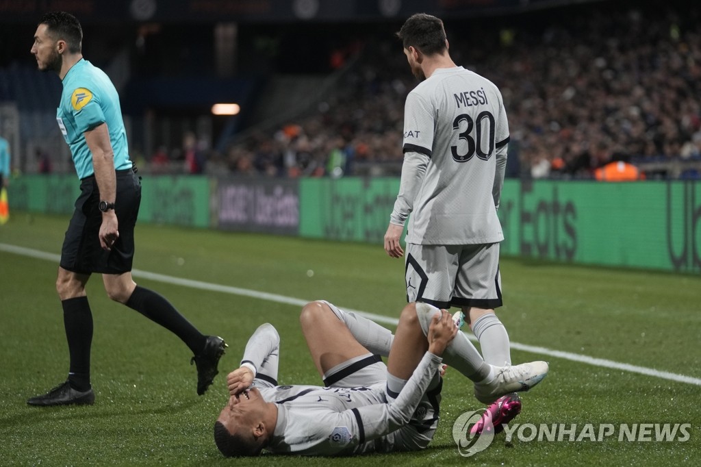 허벅지 부상으로 3주 결장하는 PSG 음바페