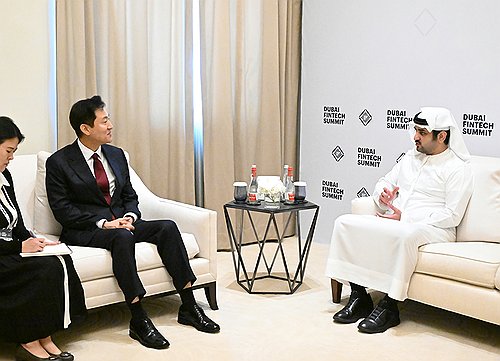 عمدة سيئول يلتقي نائب رئيس مجلس الوزراء الإماراتي