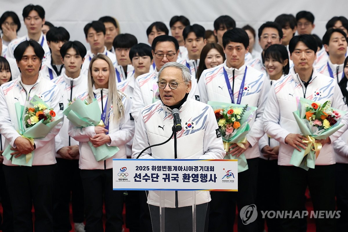 환영사하는 유인촌 장관