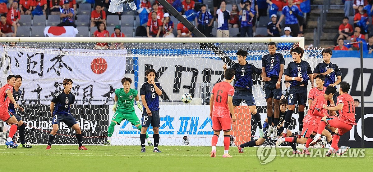 프리킥 차는 이동경