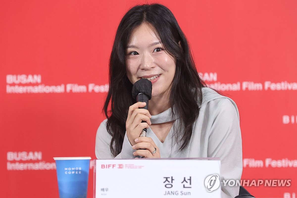 인사말하는 장선