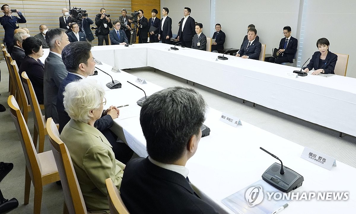 납북 피해자 가족 만난 다카이치 일본 총리