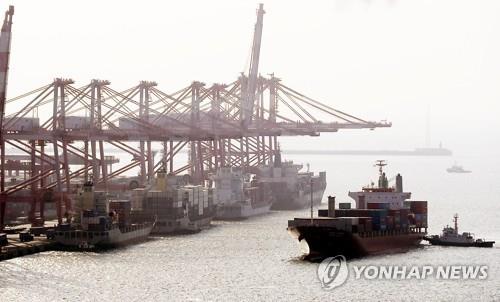 (جديد) صادرات كوريا الجنوبية ترتفع بنسبة 25.8% في عام 2021 لتصل إلى أعلى مستوى لها على الإطلاق - 1