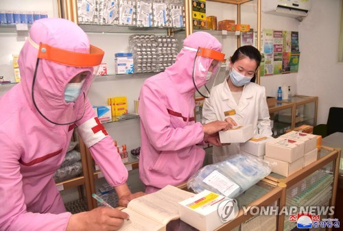الحالات الجديدة المشتبه في إصابتها بكورونا في كوريا الشمالية تظل أقل من 20 ألفا لليوم الثالث - 1